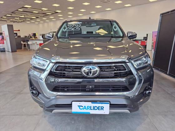 TOYOTA HILUX 2.8 D-4D TURBO DIESEL CD SRX 4X4 AUTOMÁTICO